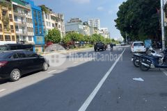 Rẻ giật mình, nhà dân xây hồng tiến 60m, 4t, 3 thoáng, nội thất xịn sò, gần ô tô tránh.