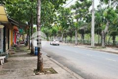 Bán gấp đất 236m2 tặng dãy trọ 8 phòng tại dĩ an, bình dương giá chỉ 5.5 tỷ