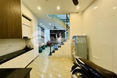 Bán nhà láng hạ, quận đống đa. dt 52m2, ngang 4.2m, kcbt, ở luôn, nhỉnh 7 tỷ