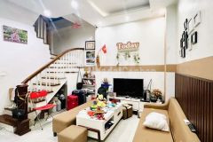 Bán nhà thái hà 8 tỷ hơn 45m2 x 4 tầng, mt 5m, 4 ngủ, ngõ thông, gần phố, gần ô tô, thoáng sáng