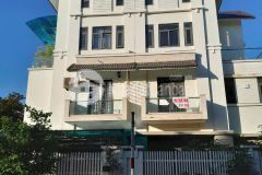 Bán nhà la phù hoài đức vị trí cực đẹp, 200m2 mặt tiền rộng, sẵn sổ đỏ. lh 0918443705