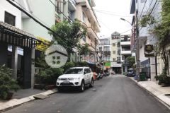 Cô chú sống lâu năm,bán căn nhà ngay đường cmt8, quận 10
