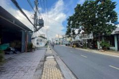 Bán căn miếng đất dt 143m2 mt ở hóc môn giá 680 triệu.