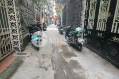 Bán nhà dân xây 4 tầng tại cầu giấy 45m x4t nhà đẹp đường to thông các ngả giá 8,49 tỷ sđcc