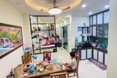 Cự khối long biên 64m2 mặt tiền 5m giá 4 đồng