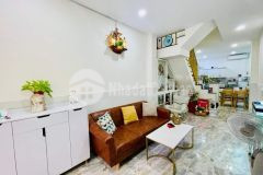 Cực rẻ,chỉ nhỉnh 6 tỷ, 3 tầng,64m2, hxh,gần tuyến metro cmt8, tân bình