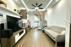 Nhà đẹp full nội thất, trung tâm quận hai bà, gần phố.