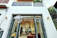 Nhà xinh lung linh 2 lầu sân thượng hẻm 487 võ thị nhờ. q7