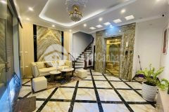 Bán nhà hai bà trưng cách mặt phố chỉ 1 nhà, lô góc, 6 tầng thang máy nội thất đẹp.