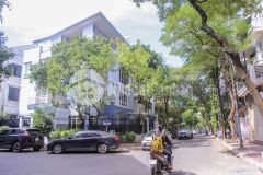 Bán nhà phố trung hoà cầu giấy 82 m2 7 tầng mặt tiền 5m 39.8 tỷ.