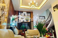 Bán nhà lê duẩn. đống đa. ô tô. dt 94m2. mt 7,3m. 5 tầng. giá 19.7 tỷ.