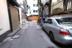 Ô tô đỗ cửa full nội thất khu vực vip toàn tướng tá quân đội tại đường láng