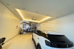 Nhà đẹp mặt tiền rộng kinh doanh đỉnh phố trạm long biên dt 103m2. giá 39 tỷ