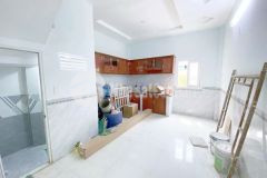 Nhà mới xách vali ở ngay giáp 4 xã hẻm xe hơi thông tứ tung 4x12 sổ nở hậu giá 4.x tỷ