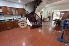 Cho thuê nhà kđt dịch vọng cầu giấy 90m x 5t mt 6m giá 40tr, ô tô tránh, kd