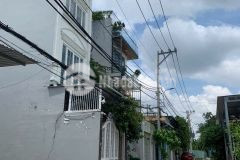 Bán nhà mặt tiền đường 32 linh đông, thủ đức, dt 105m2, 4.4 x 25 giá 6.3 tỷ