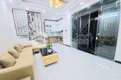 Lĩnh nam ngõ to nhà mới gần đường ô tô tránh nhiều tiện ích