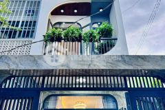 Nha 1trêt 2lâu 92m2 gân chơ bơ đât mơi binh chanh 1ty