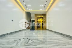 Bán nhà dương văn bé thang máy ngõ nông lên tầng nhìn ra phố trước nhà sh quay đầu.hơn8tỷ