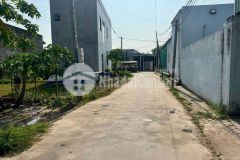 Bán lô đất xây trọ 370m2 giá chỉ 1 tỷ 500 gần chợ mỹ hạnh nam gọi cho em xem đất