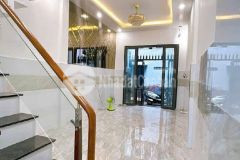 Siêu phẩm q.4 hẻm 3m sổ 40m vuông nở hậu đẹp giá chỉ 3.x tỷ mới 100 dọn vào ở ngay