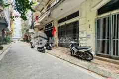 Hoàng quốc việt 33m2, 3t, mt4m nhà 2 thoáng vỉa hè ô tô tránh hiếm quận cầu giấy