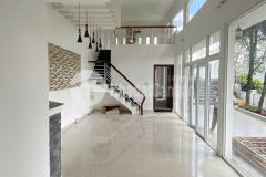 Cho thuê nhà nguyên căn mặt tiền phường 9 đà lạt, 600m2, 4pn, 25tr, lh 0888 113 882