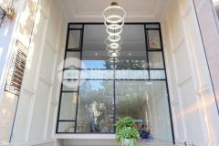 Mặt phố nguyễn văn cừ, vị trí vip, 9 tầng 1 hầm, thang máy, tòa văn phòng xịn nhất phố.