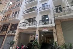 Bán 95m 7 tầng 7.6m.mặt tiền. đỗ quang cầu giấy.thu 80tr tháng.