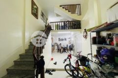 Bán nhà trịnh đình cửu hoàng mai, dt 40m2, giá hơn 5 tỷ, oto đỗ cửa, ngõ thông tứ trung.