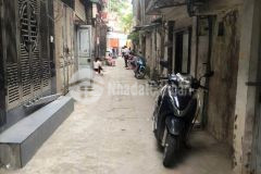 Bán nhà đối diện viện k nhà 2 tầng oto đỗ cửa