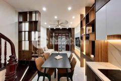 Tôi bán nhà ngõ 181 trần phú cạnh kđt văn quán đi bộ ra ga tàu điện 36m2 chỉ 6.48 tỷ. 0989.62.6116