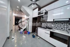 Bán nhà tây hồ, lạc long quân, 50m, 5t, mt 4m, 9.5 tỷ, sát hồ tây, sát ôt ô, nhà mới đẹp ở ngay.