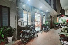 Võ chí công cầu giấy 5 tầng mt 4.8m ngõ thông ba gác chạy giá 9.8 tỷ thương lượng