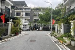 Bán gấp liền kề căn thô tại eden rose nguyển xiển, 3 bước chân ra vườn hoa lớn. giá đầu tư