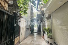 Vi tri hiêm phô trân duy hưng,cach phô chi 10m ngo thông 52m5tâng chi 14.2 ty
