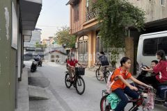 Bán gấp nhà nguyễn văn linh, long biên nhà mới ô tô đỗ cổng 35m2 x 5 tầng chưa đến 5 tỷ 0889490699