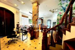 Bán bt đội nhân. ba đình. lô góc. ô tô. dt 155m2. mt 8.2m. 4 tầng. giá 44.8 tỷ.