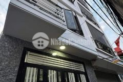 Bán nhà cầu giấy 36m2, 5 tầng, mặt tiền 4.5m thiết kế hiện đại, ngõ ôtô