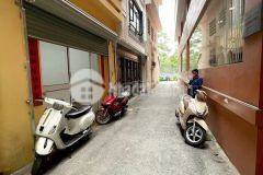 Cho thuê nhà 3 tầng ngõ 121 quan hoa, phường quan hoa, quận cầu giấy, hà nội. giá 15 triệu