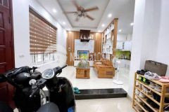 Bán nhà phố phạm văn đồng bắc từ liêm 5 tầng, mặt tiền 5.6m, diện tích 35m2. giá 7.6 tỷ