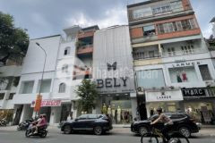 Bán nhà mặt tiền võ văn tần, quận 3 5,5 x 15m 4 tầng 43 tỷ tl..yến bđs 0913.362.374