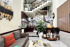 Ở ngay bán nhà 5 tầng cực đẹp hxt thành thái, 64m2, 11 tỷ