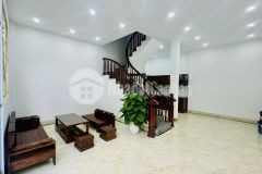 Thanh trì bán nhà 3 tầng 42m2 dân xây ô tô đỗ cửa hơn 3 tỷ.