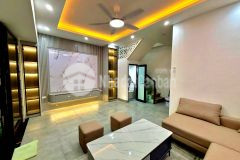 Chính kinh, 6 tầng thang máy, kinh doanh, ô tô đỗ cửa, dt32m2, mt 5,5m, giá 8,8 tỷ