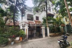 Càn bán gấp biệt thự vip dịch vọng cầu giấy 270m2 4 tầng, mặt tiền 20m, giá 65 tỷ