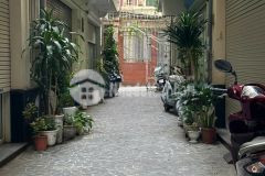 Bán nhà đất nhỏ xinh phân lô ba đình 30m2 ô tô qua cửa 10m ra ôtô tránh vị trí đẹp 5.68 tỷ