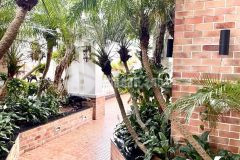 Biêt thư siêu vip phô vo thi sau hai ba trưng măt hô 242m 8tângmt 5.5m 65 ty