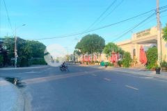 Lô đất nằm mặt tiền trương chí cương gần ubnd huyện.đường 10m5.sổ sắn.