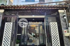 Chu ngôp gia cân ban gâp nha 1 trêt 1 lâu 5x16m xa binh chanh gia 950 triêu